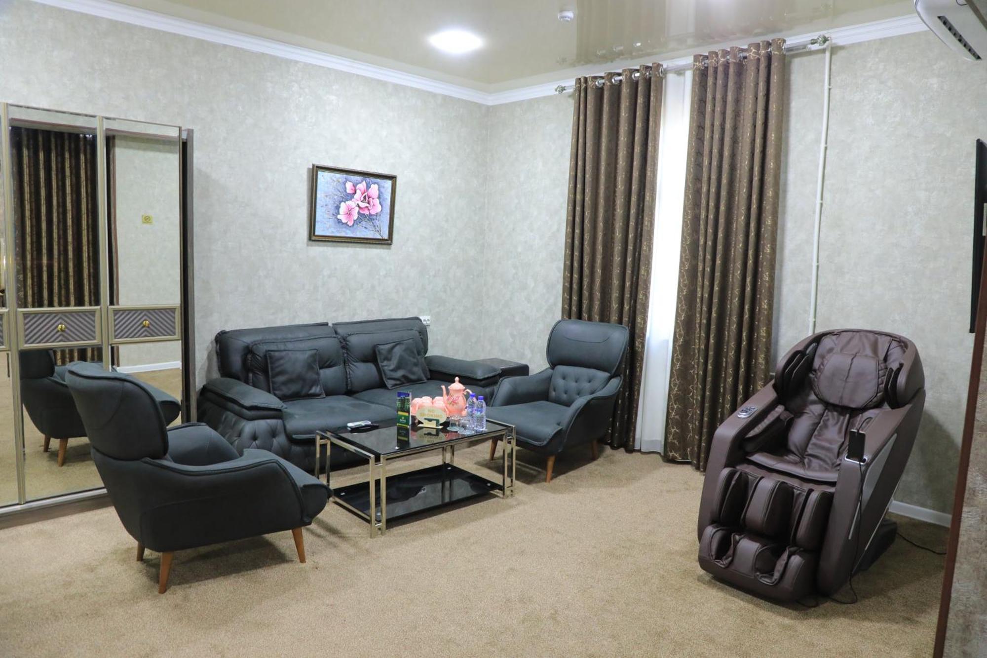 נאבוי Hobiz Hotel מראה חיצוני תמונה
