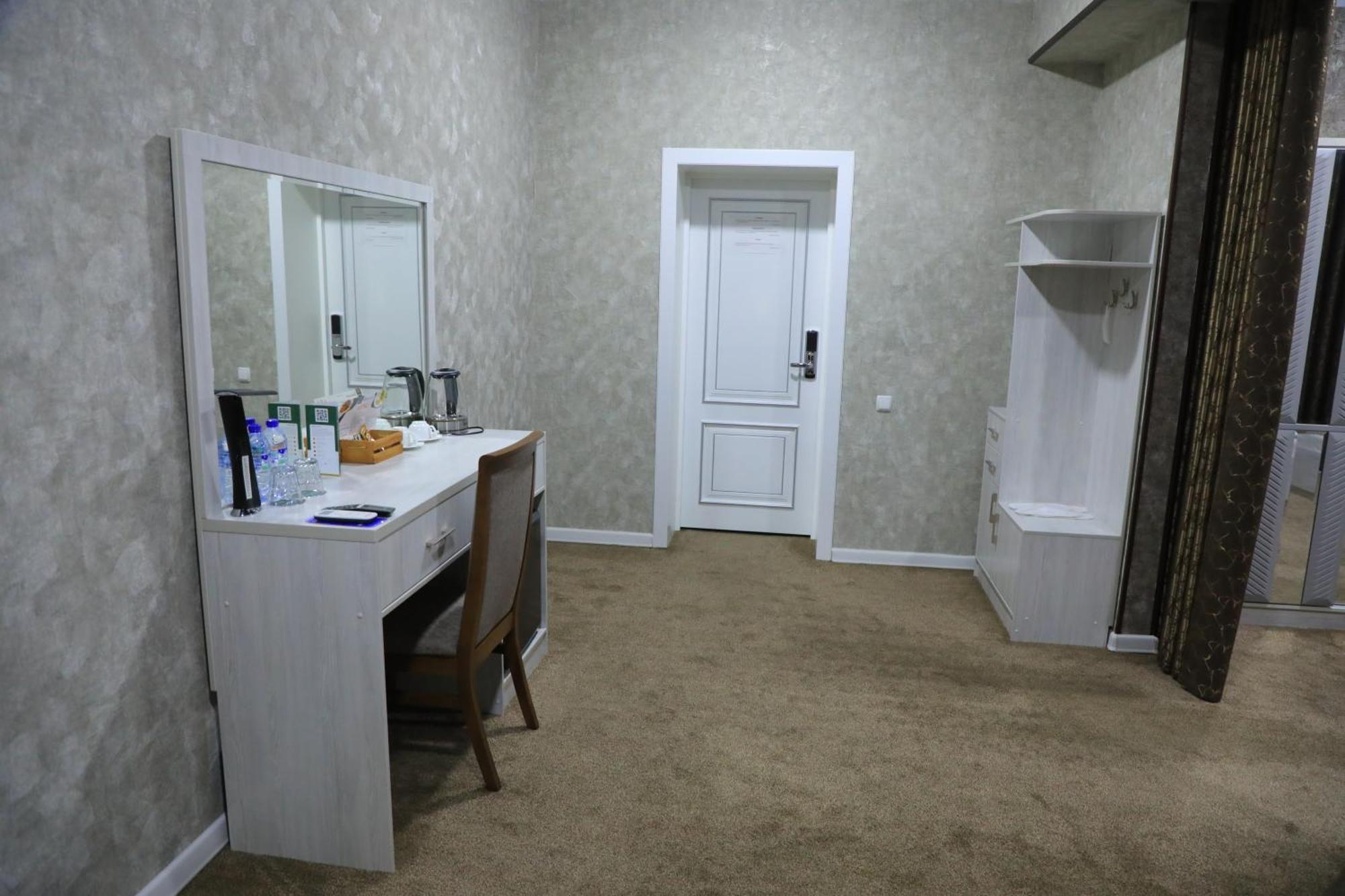 נאבוי Hobiz Hotel מראה חיצוני תמונה