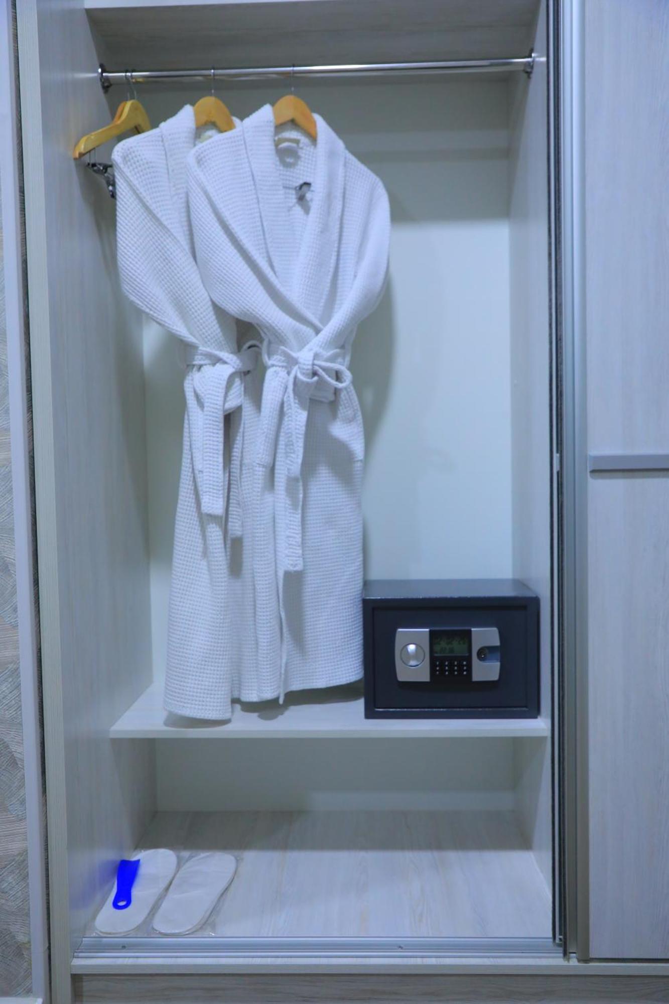 נאבוי Hobiz Hotel מראה חיצוני תמונה